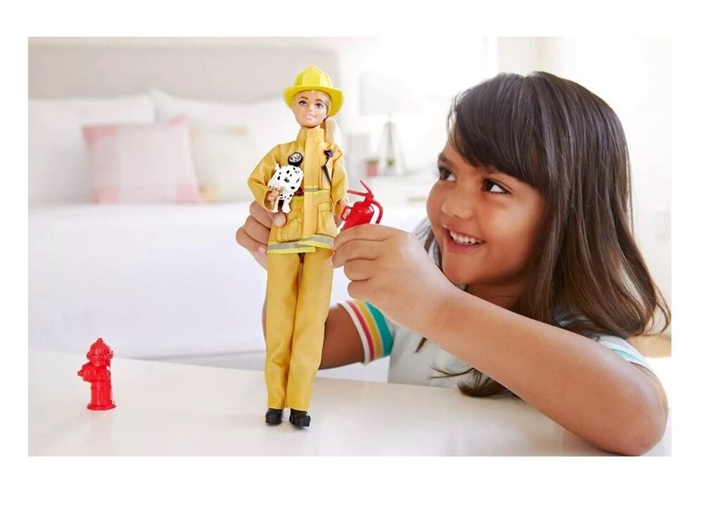 MUNECA BARBIE PROFESIONES CON ACCESORIOS COD GJY98 BOMBERA - Imagen 3